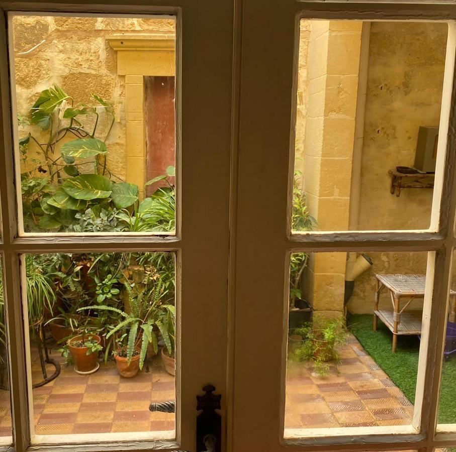Maria Townhouse Heart Of Victoria B&B Ngoại thất bức ảnh