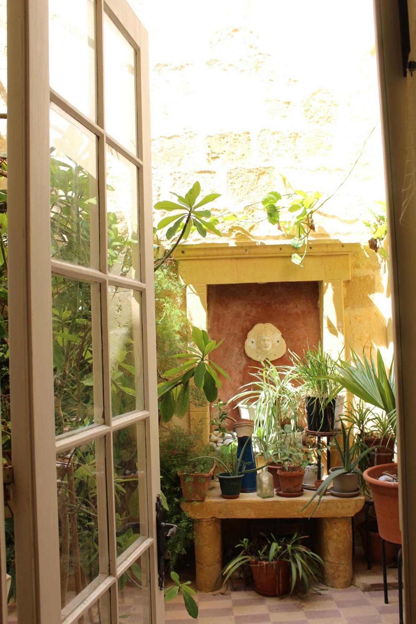 Maria Townhouse Heart Of Victoria B&B Ngoại thất bức ảnh