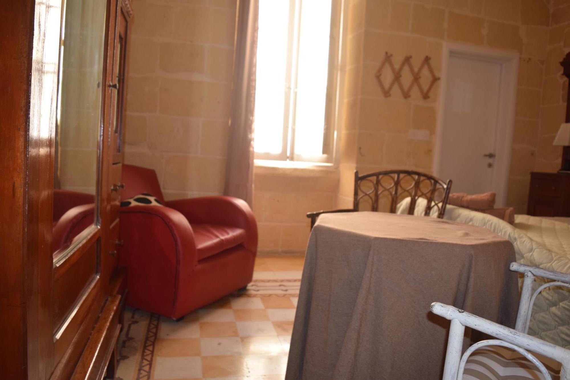 Maria Townhouse Heart Of Victoria B&B Ngoại thất bức ảnh